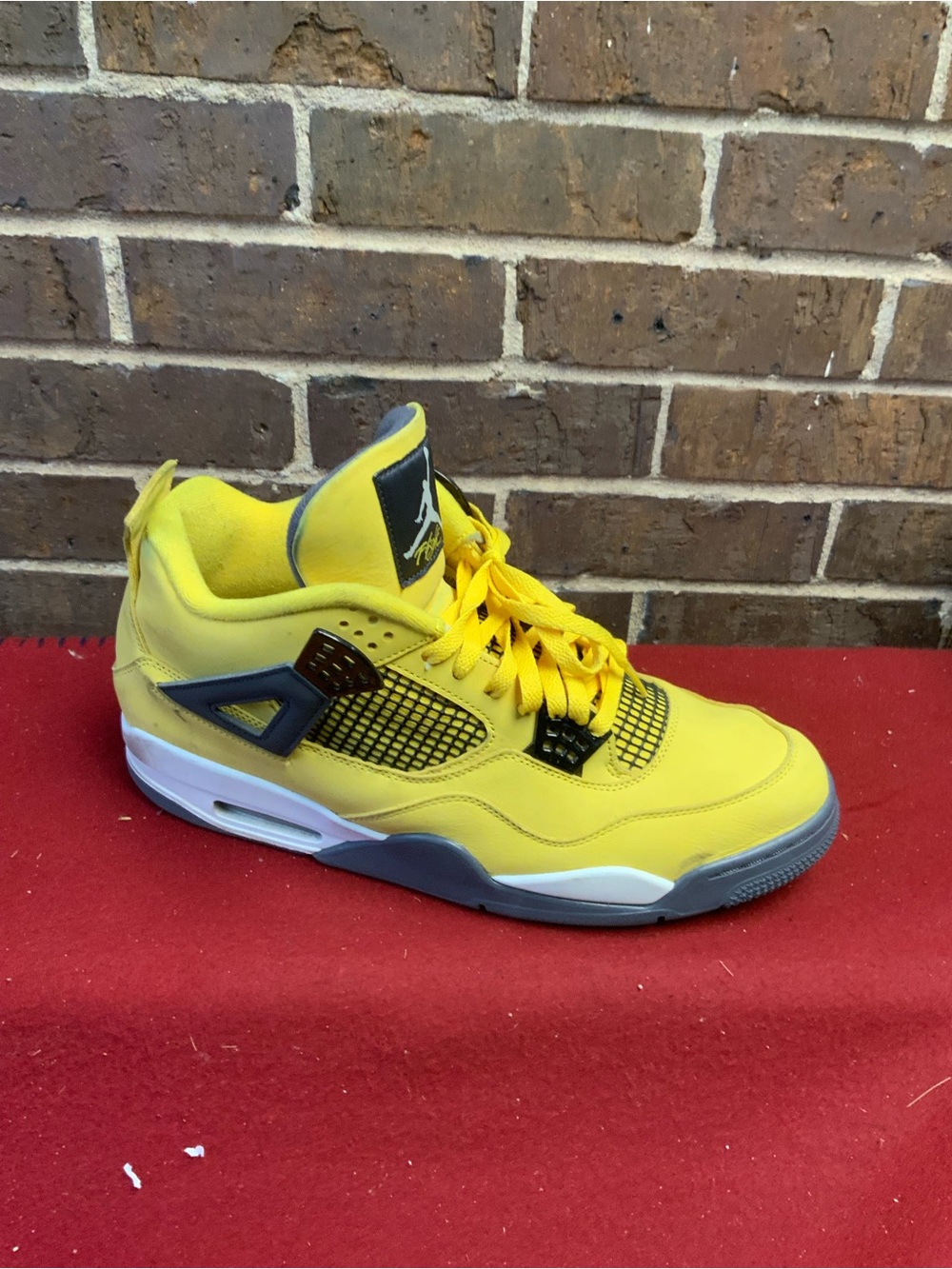 Jordan Kids' Bright Yellow and Gray Retro Sneakers